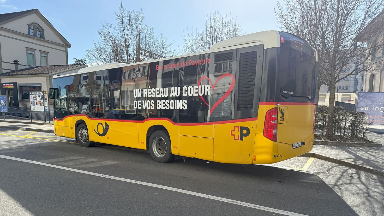 The Payerne City Bus, operated by PostalBus, offers the population of Payerne two urban lines from Monday to Saturday. Free on both routes is offered on Saturday!