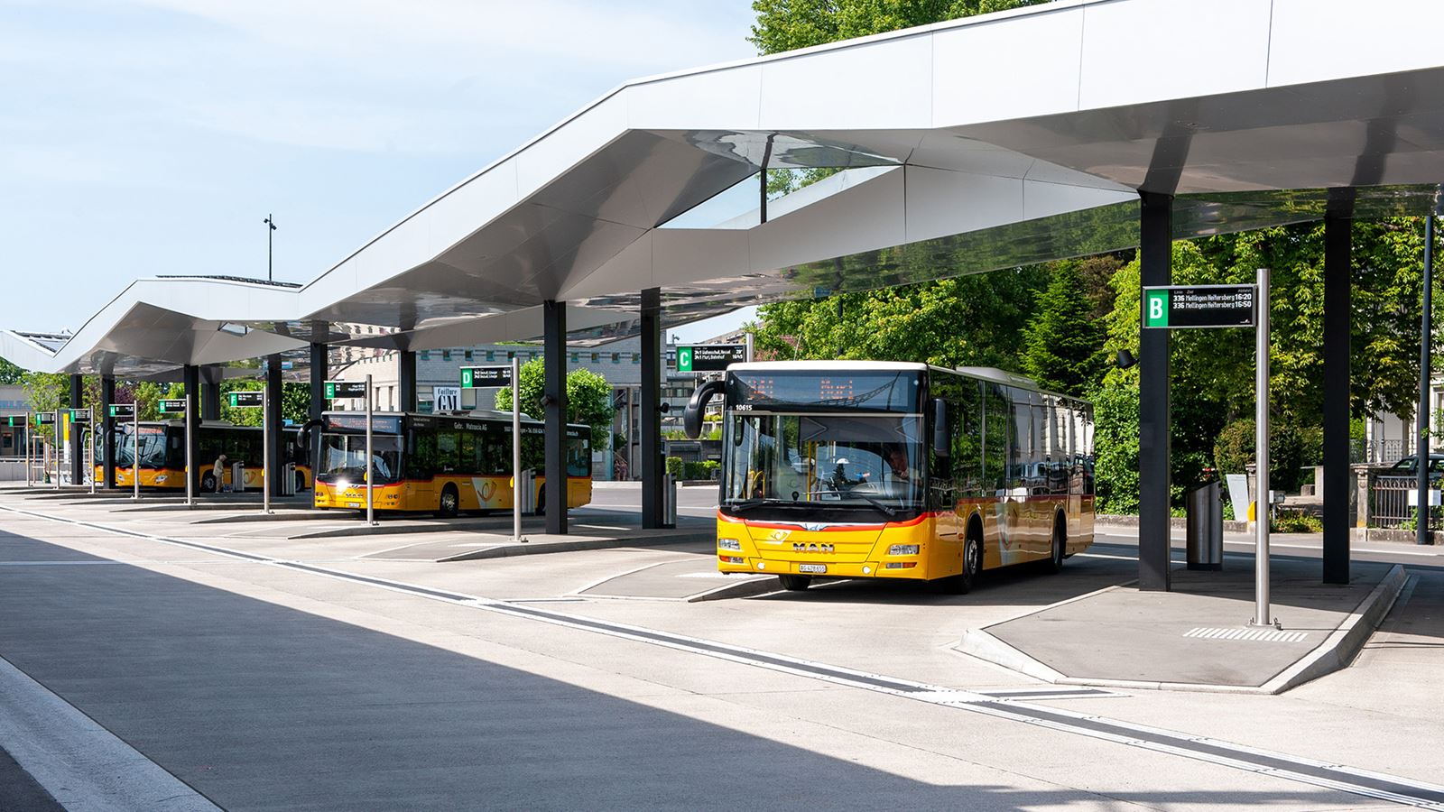 Postbuses at the Wohlen AG bus station