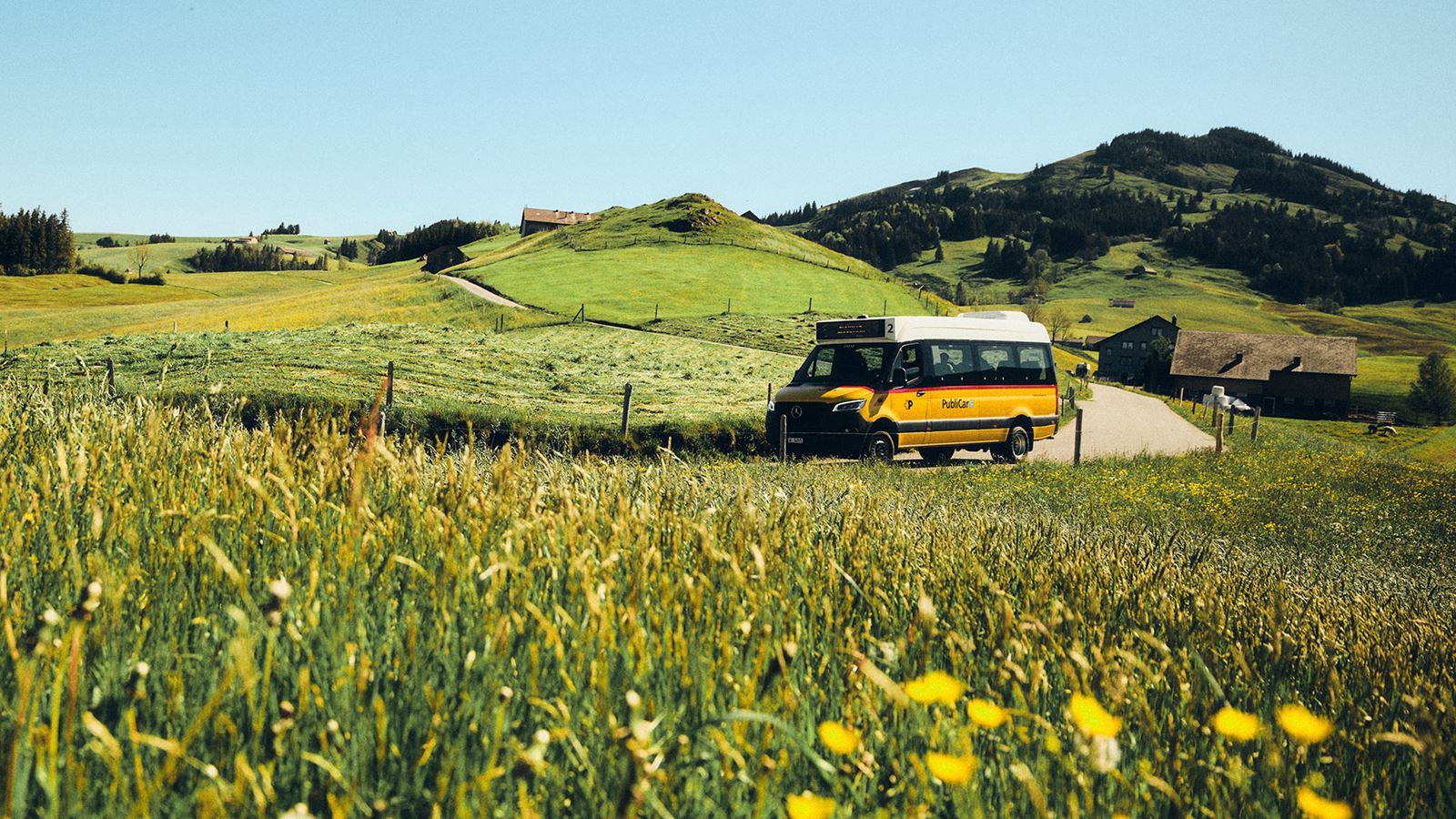 PubliCar Appenzell auf der Fahrt von Schlatt nach Appenzell