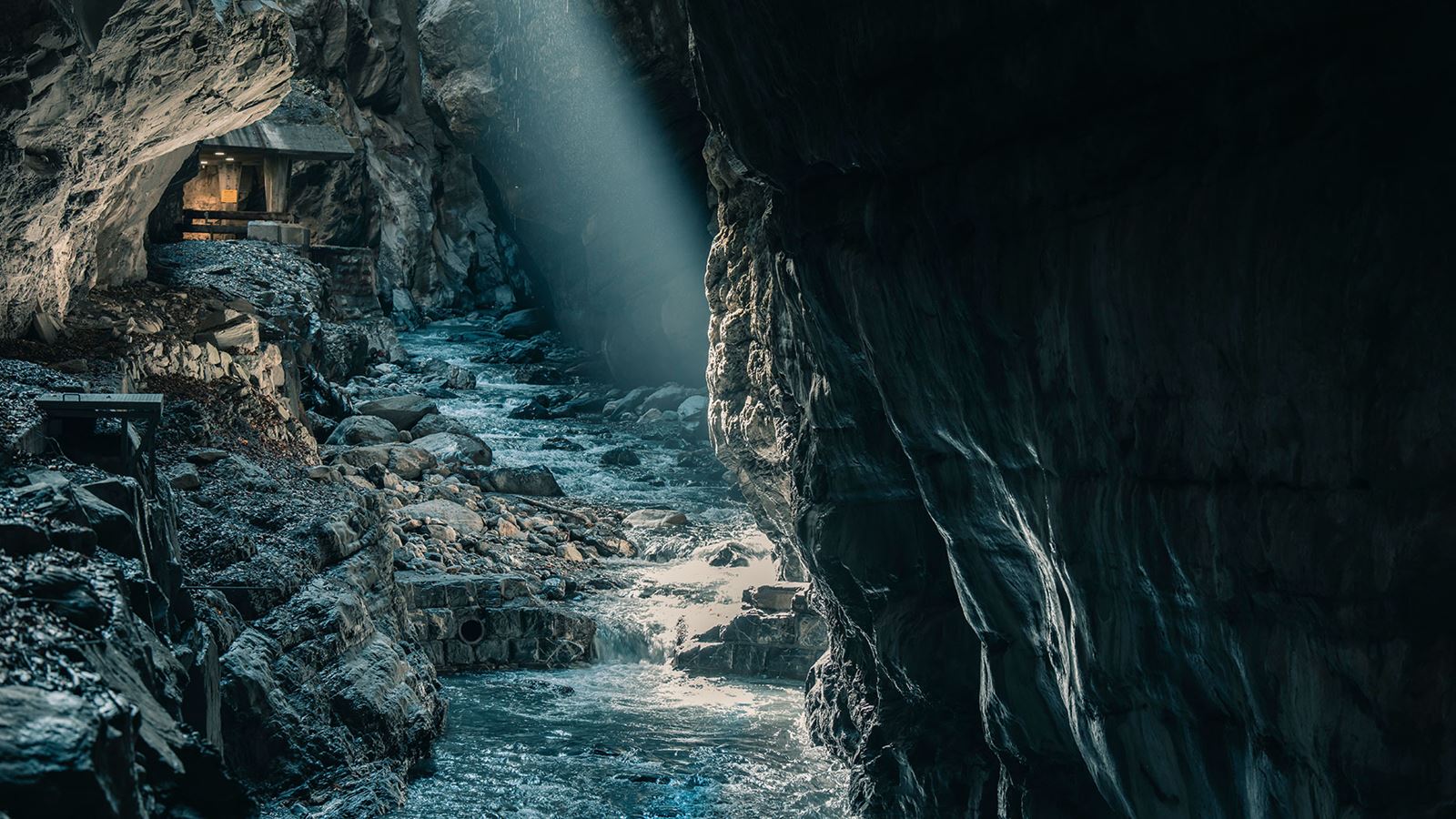 Mystical Tamina Valley with incident light between the rocks on the Tamina © Heidiland Tourism