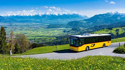 On the way to St. Anton, there are magnificent views of the Rhine Valley and the St. Gallen Oberland and Graubünden mountains.
