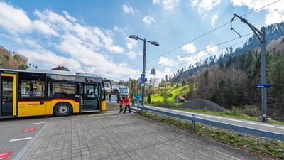 Postbuses run from Steg in the Töss Valley to Hulftegg every two hours on weekends © PostBus