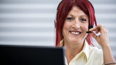 Contact Center employee